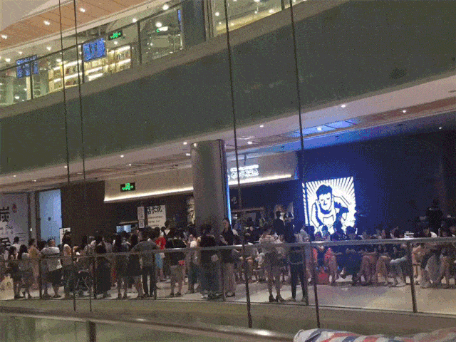 暴跌19%，关店71家！曾经等位2小时的“酸菜鱼一哥”，狂不起来了